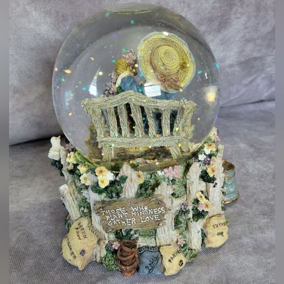 Boyds Bear Snow Globe Martha Green Thumb - Picture 6 of 11